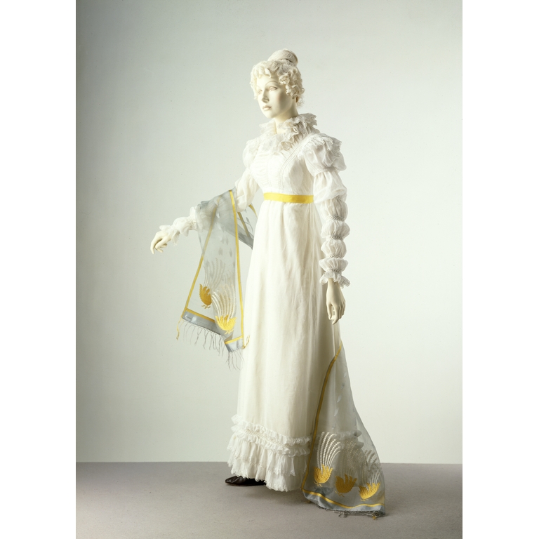 1820 gown with "Marie" sleeves, after a similar style worn by Marie de Médicis, Queen of France at the beginning of the 17th century.