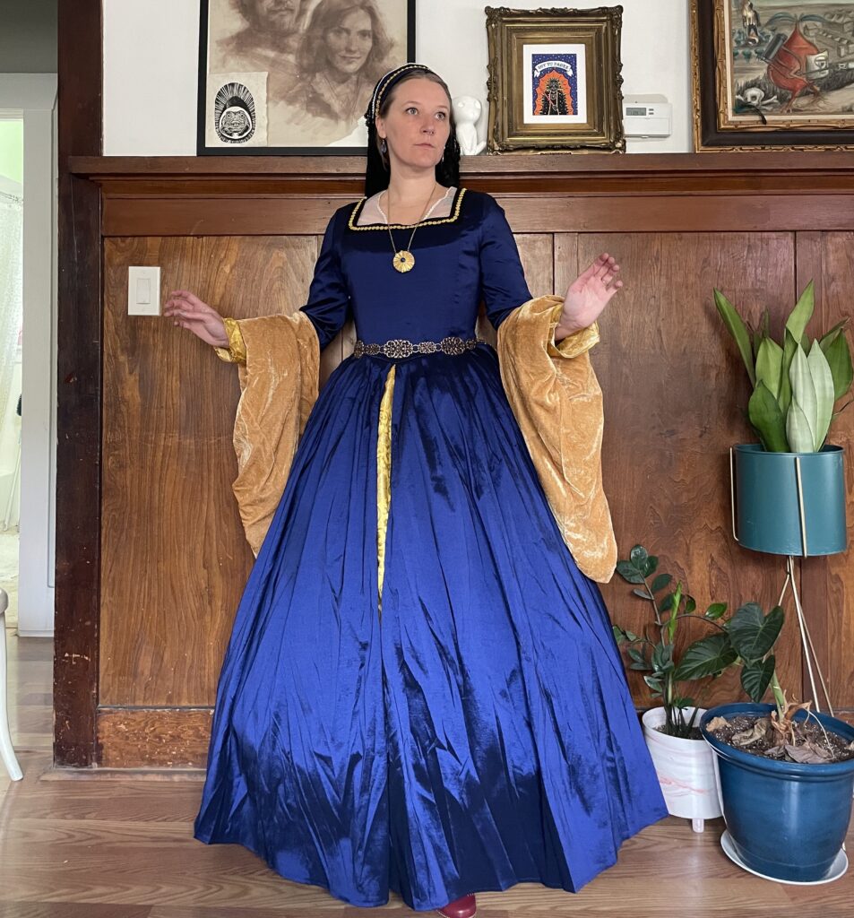 No-Sew Tudor Costume Challenge and Review